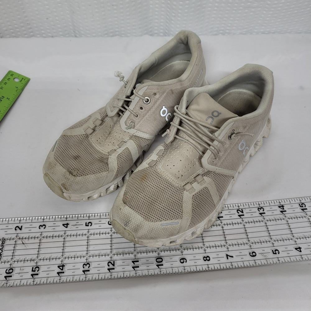 On Cloud 5 Running Shoes Sand Beige Womens 8.5 Low Top Sneakers 59.98773